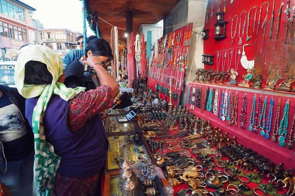 Shopping in Dharamshala: McLeodGanj & Tibetan Market