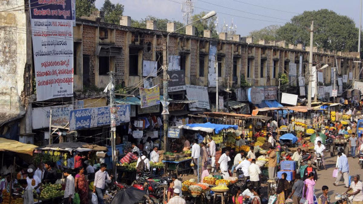 Shopping in Guntur: Textile Markets, Spices & Local Shopping Streets