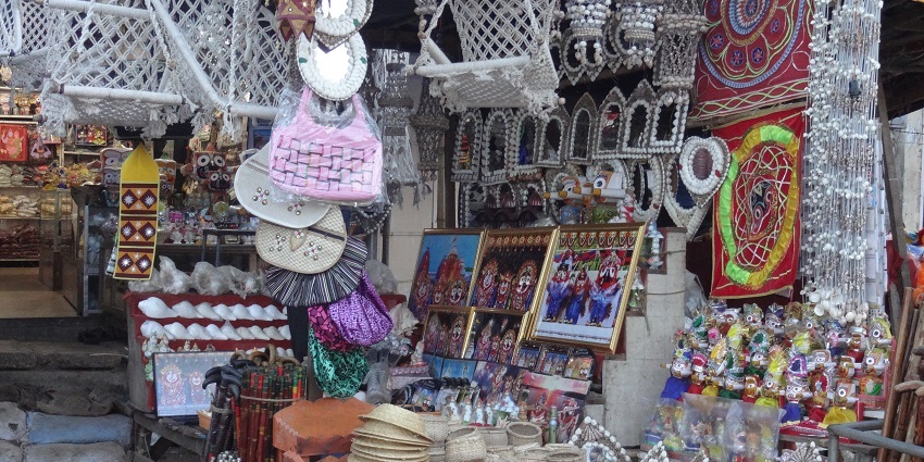Shopping in Kanchipuram Guide: Silk Sarees, Authentic Stores, and Smart Buying Tips