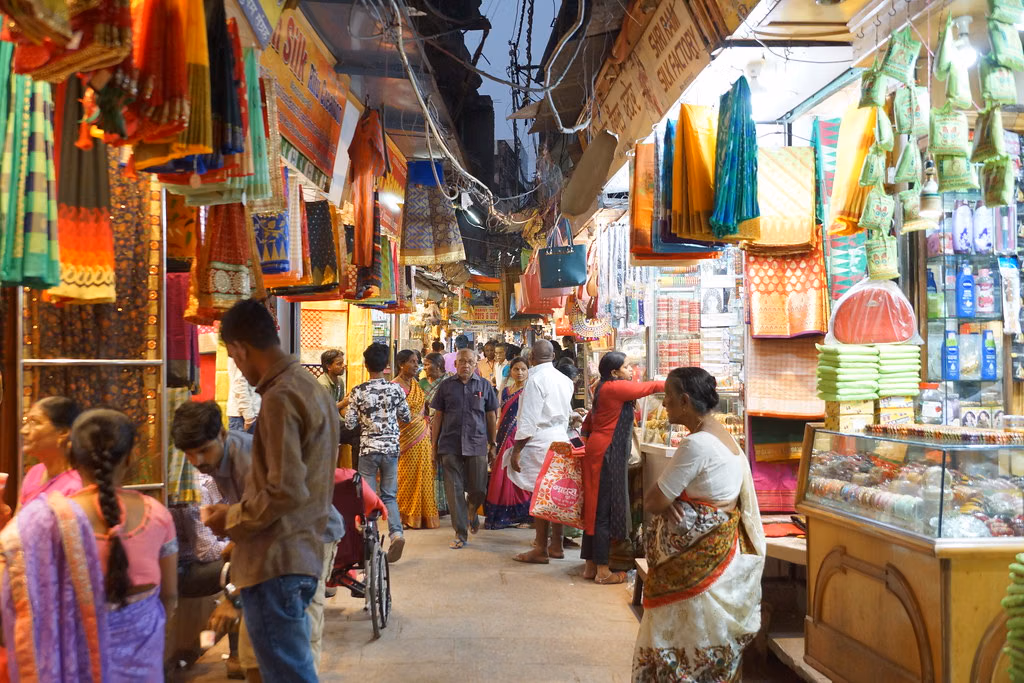 Shopping in Kolkata: New Market, Gariahat, Malls & Cultural Picks