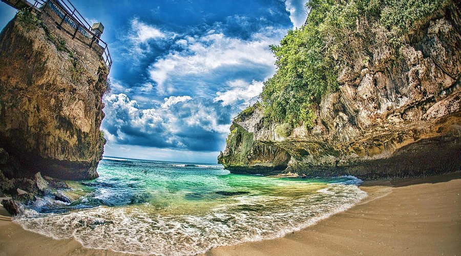 Suluban Beach Bali: Surf Access, Tides & Cave Beach Entry