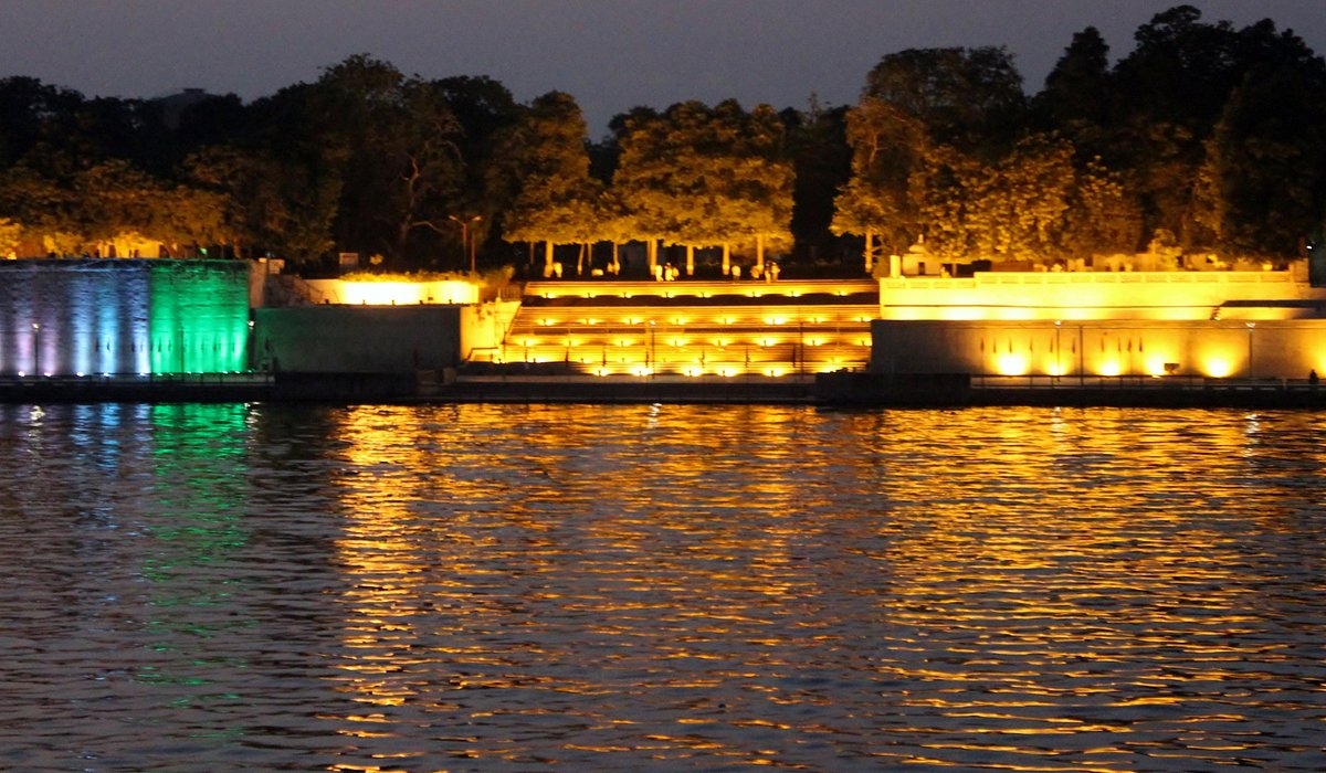 Things to Do in Ahmedabad: Heritage Walks, Food & Evening Plans