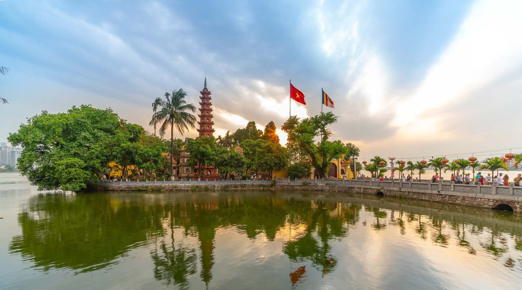 Tran Quoc Pagoda Hanoi: History, Timings & Entry Details
