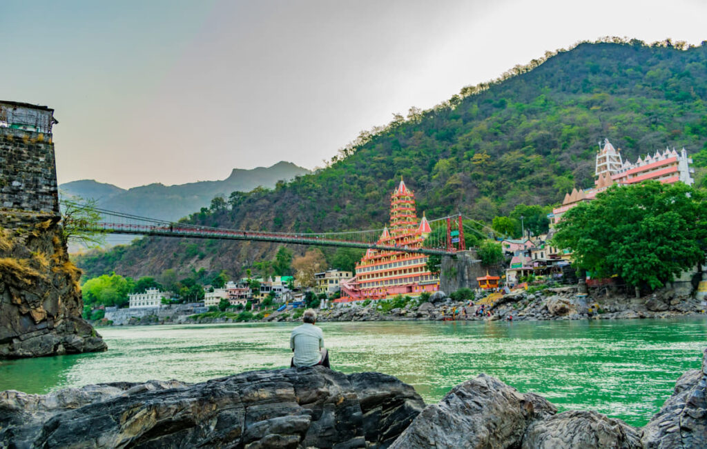 Yoga Capital Rishikesh: Retreats, Ashrams and Practical Trip Planning