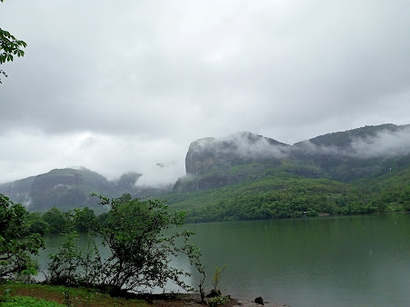 Devkund Waterfall Trek - Image 3